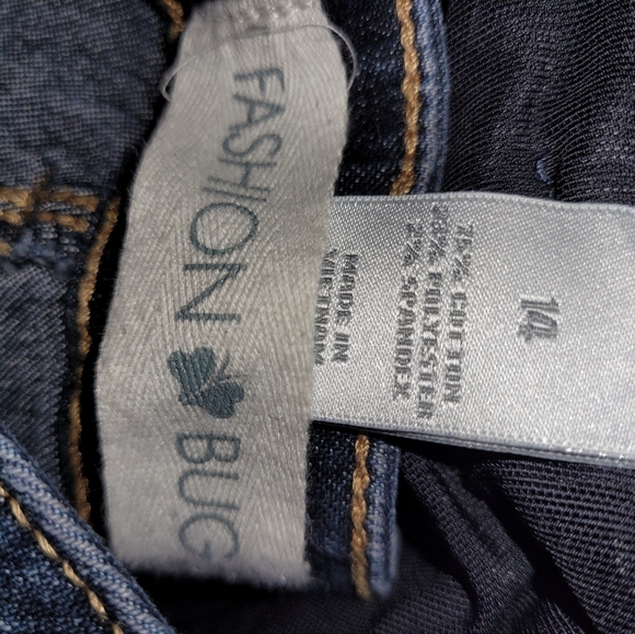 Fashion Bug Capris - Picture 3 of 3